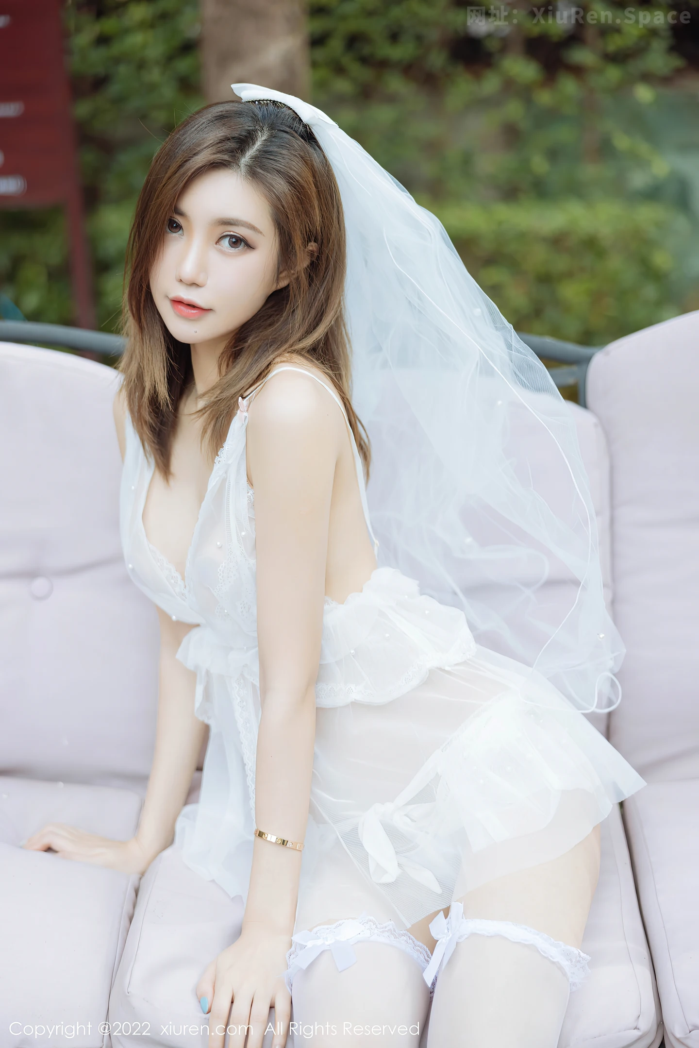 图片[3]-[XiuRen秀人网]VOL.4820 女神绮里嘉ula珠三角旅拍白色薄透婚纱配白色丝袜极致魅惑写真54P-秀人网官方网站